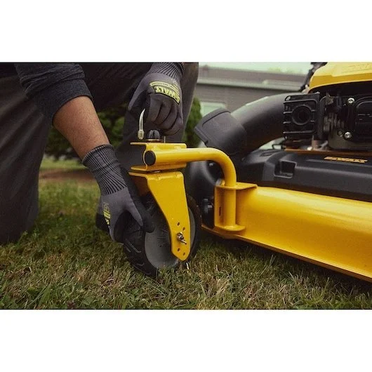 DEWALT 28 in. 224cc 3-in-1 Self-Propelled Gas Push Lawn Mowers